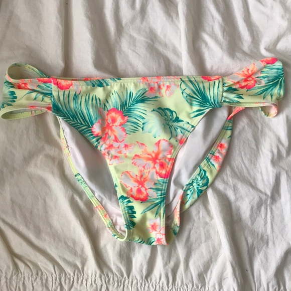 PINK Victoria's Secret Other - VS Pink Tropical Floral Bikini Bottom